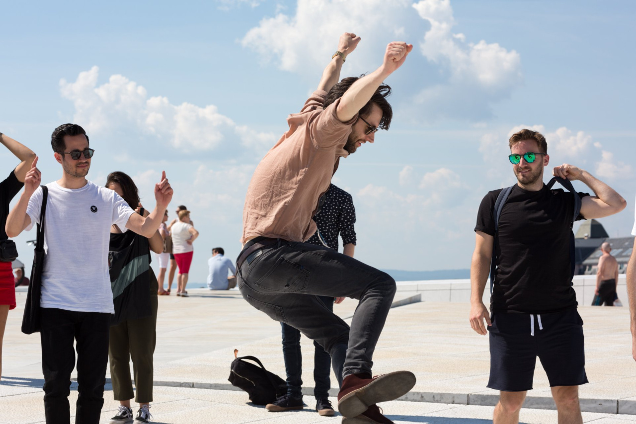 Walewijn jumping in the air