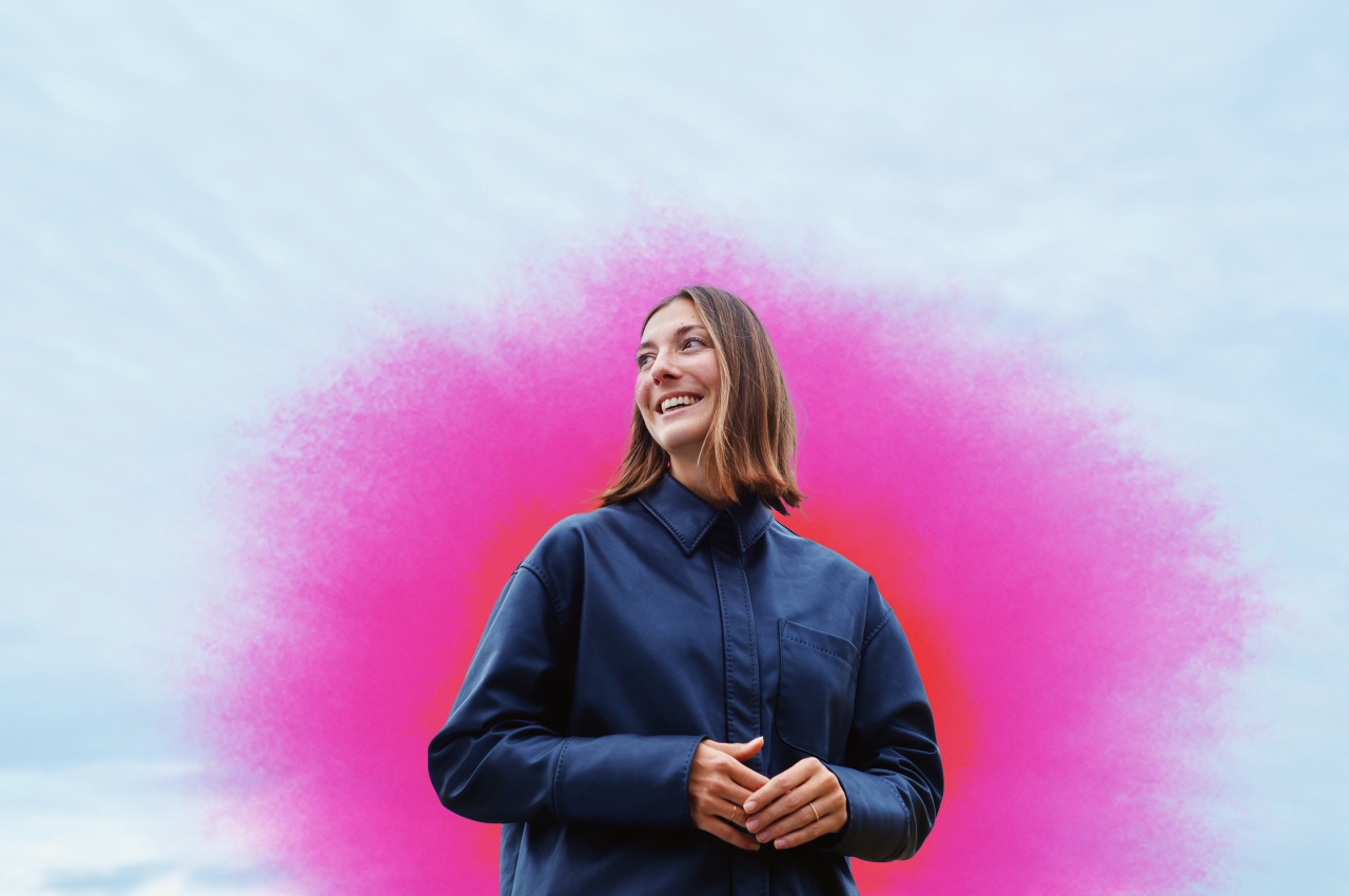 Eveline Koppejan Strategy Lead at Verve Agency - smiling portrait with pink gradient aura